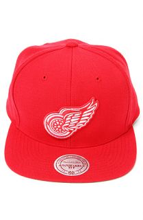 Mitchell & Ness Snapback Hat The Detroit Red Wings Basic Logo Snapback.