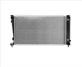 OE Replacement Radiator (Partslink Number FO3010178): Automotive