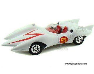 Amm971 Auto World Silver Screen Machines   Speed Racer Mach #5 w/ Figure (1:18, White) Amm971 Diecast Car Model Auto Vehicle Automobile Metal Iron Toy: Toys & Games
