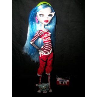 Monster High Ghoulia Yelps Doll with Pet Owl Sir Hoots A Lot: Toys & Games