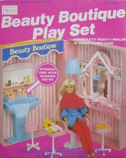  Beauty Boutique Play Set   For Barbie & 8.5" to 11.5" Fashion Dolls   37 Pieces (Circa 1970's): Toys & Games
