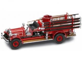 Yat Ming Scale 1:24   1927 Seagrave Suburbanite Fire Engine: Toys & Games