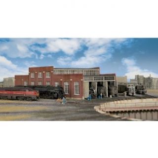 Walthers Cornerstone Series&#174 N Scale Modern Roundhouse 3 Add On Stalls: Toys & Games