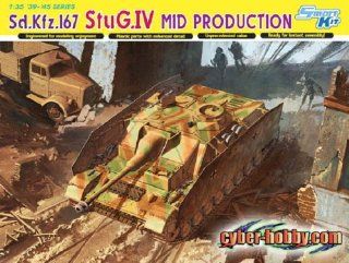 Dragon Models Sd.Kfz.167 StuG.IV Mid Production Smart Kit, Scale 1/35: Toys & Games