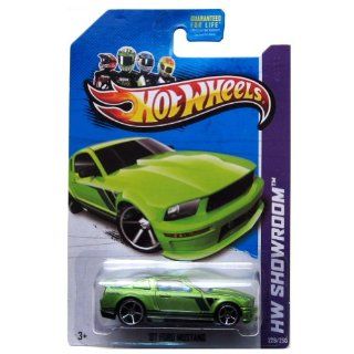 Hot Wheels 2013 Hw Showroom Then and Now '07 Ford Mustang 5 Sp 229/250: Toys & Games