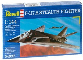 Revell 1:144 F 117A Stealth Fighter: Toys & Games