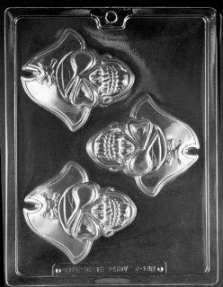 AWESOME PIRATE SKULL HALLOWEEN CHOCOLATE MOLD CHOCOLATE CANDY MOLD: Candy Making Molds: Kitchen & Dining
