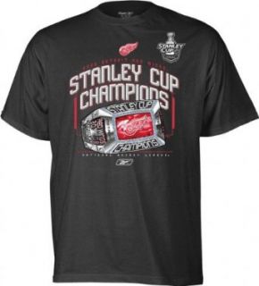 Detroit Red Wings 2008 NHL Stanley Cup Champions Ring T shirt (Medium)  Clothing