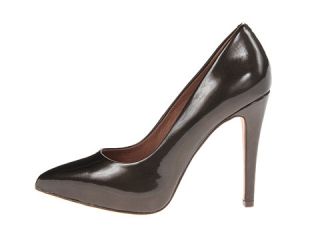 Add new heights to your look with the Blair pump. Premium leather