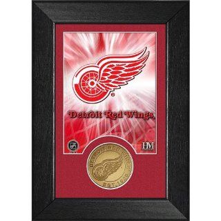 Highland Mint Detroit Red Wings Bronze Coin Team Mini Mint THM NHL11K : Sports Related Collectible Photomints : Sports & Outdoors