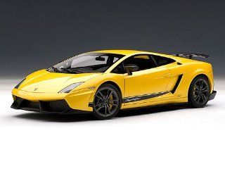 Lamborghini Gallardo LP570 4 Superleggera 1/18 Giallo Midas / Metalic Yellow: Toys & Games