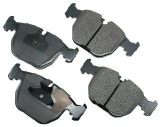 Akebono EUR681 EURO Ultra Premium Ceramic Brake Pad Set: Automotive
