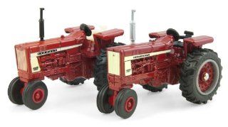 Ertl Farmall 706/806 Diecast Tractor Set, 1:64 Scale: Toys & Games