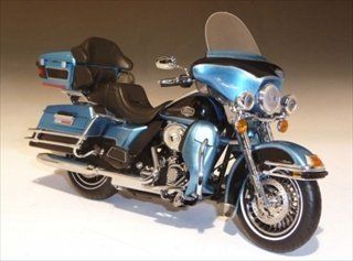 2011 Harley Davidson FLHTCU Ultra Classic Electra Glide Cool Blue/Vivid Black 1/12 by Highway 61 81157: Toys & Games