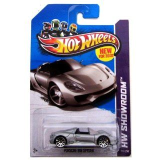 Hot Wheels 2013 175 HW Showroom Porsche 918 Spyder SILVER 1:64 Scale: Toys & Games