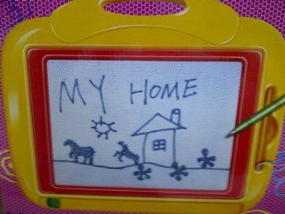 DRAWING BOARD: Draw and Erase Easy Writer Doodle Drawing Board. Draw or Write with the Attached Pen, Slide the Eraser Knob Across to Erase and to Restart. Great for Car Travel, Air Travel, Home, Vacations, and All Around Fun.: Toys & Games