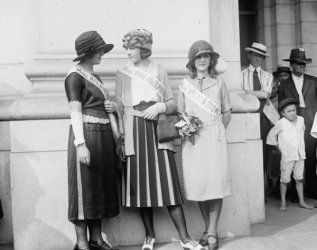 1921 photo Miss Atlantic City, Miss Philadelphia, and Miss Washington Vintage d7  
