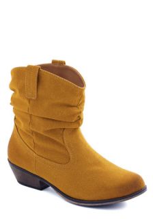 For the Trek of It Boot in Gold  Mod Retro Vintage Boots