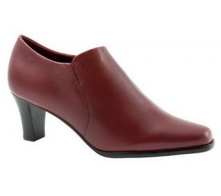 Trotters Jolie Leather Booties —